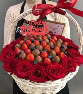 TOP3) edible basket with roses 13300 руб 140$